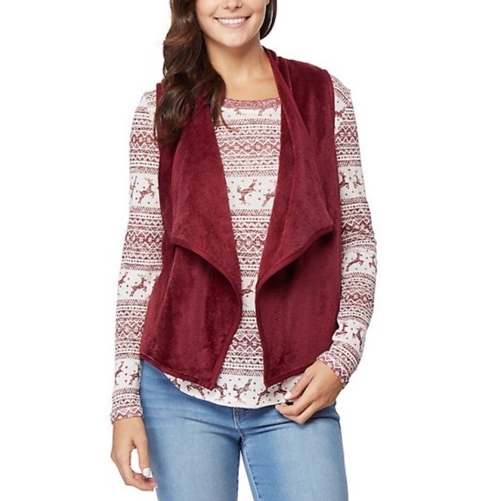 Juniors wallflower printed tee with cozy vest set